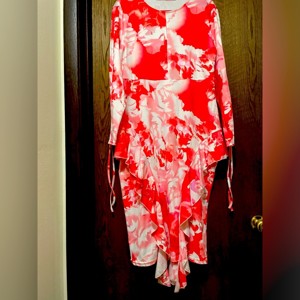Beautiful ruffled dress size (L)